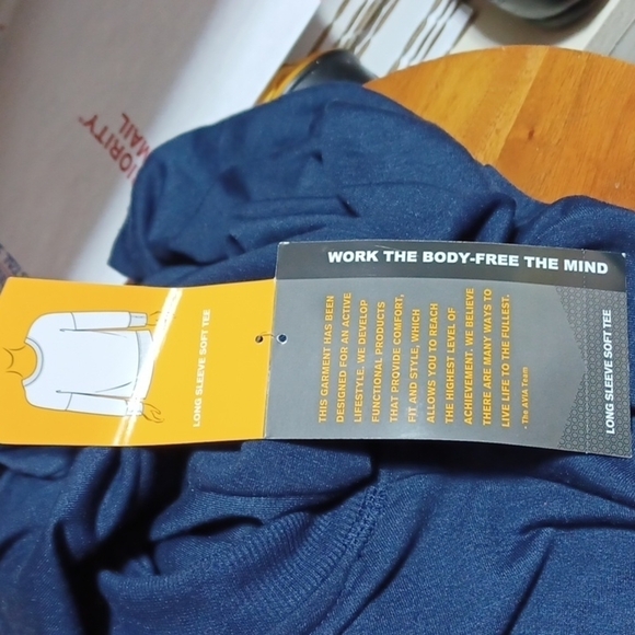 AVIA LONG SLEEVE SOFT TEE SIZE XL (16-18) IN A BEAUTIFUL SOFT BLUE - Picture 6 of 8